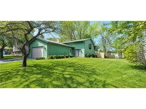 Building Photo - 8317 Idaho Ave N