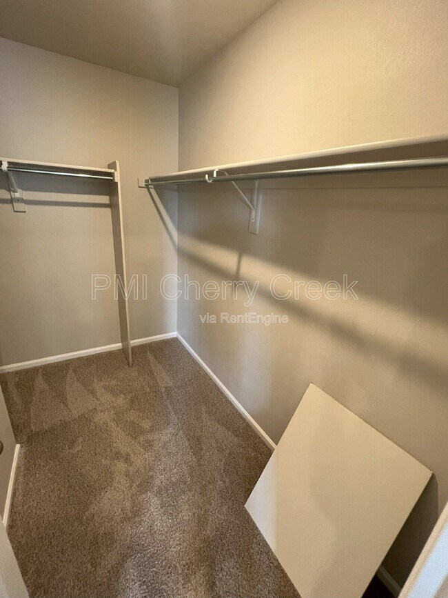 Building Photo - 741 N Tempe St