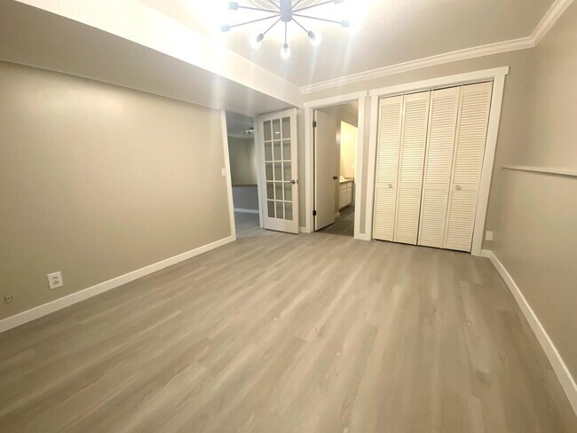 Building Photo - 2270 E 4500 S