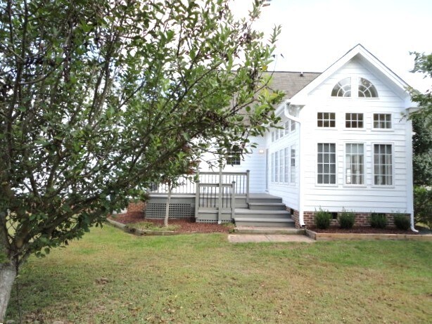 Building Photo - 7904 Willow Croft Dr