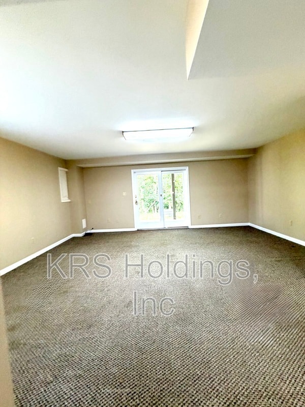 Building Photo - 2316 Finch Ct