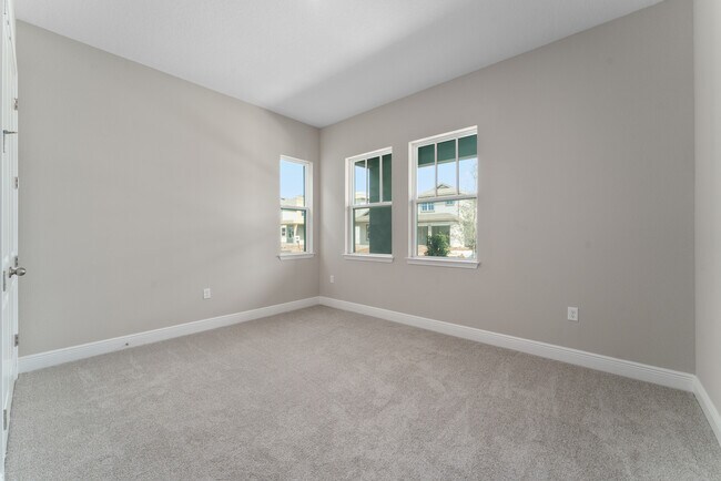 Building Photo - 13254 McMillan Dr