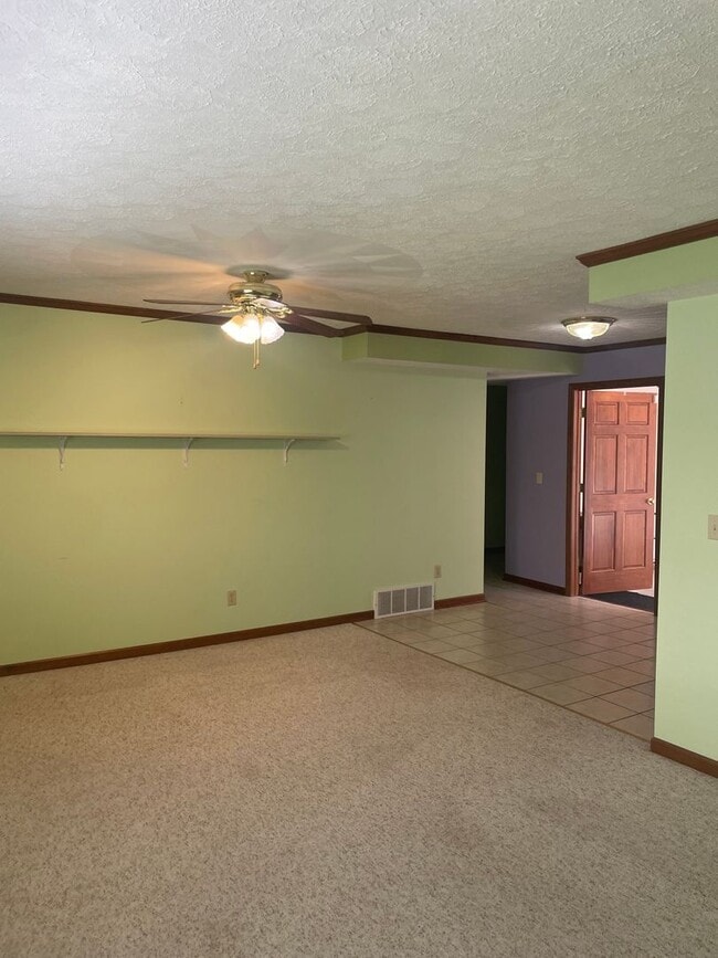 Building Photo - 5233A Beechcrest Dr