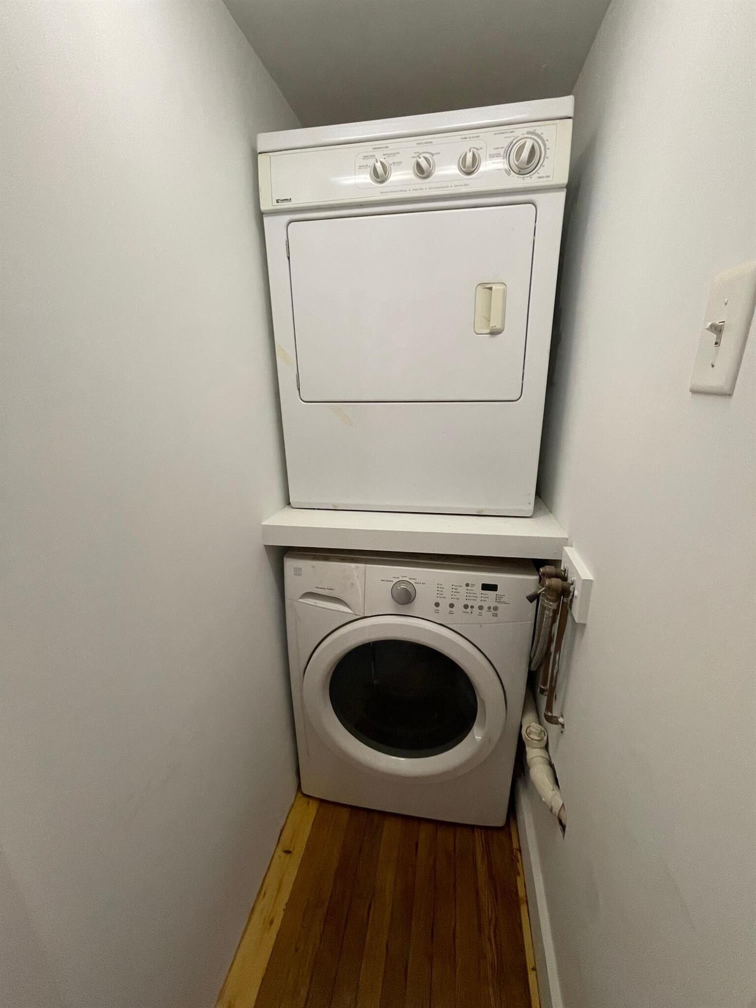 Building Photo - 83 Dexter St