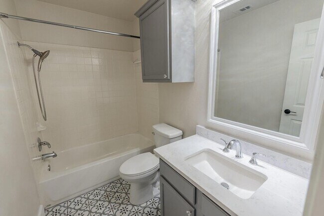 Building Photo - 3213 Canyon Ledge Cove