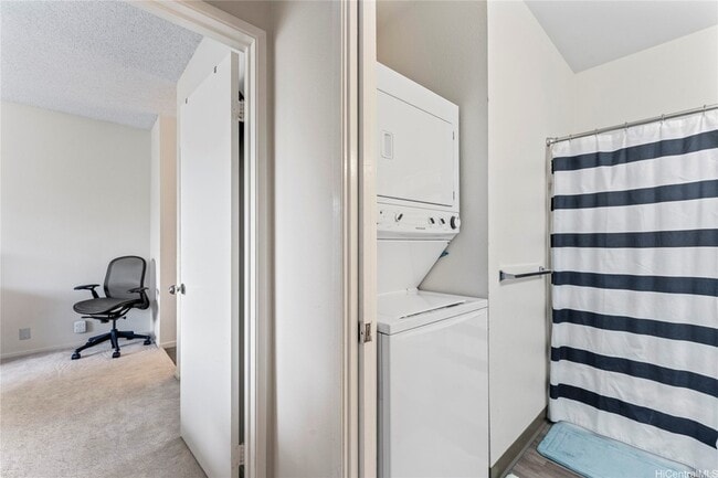 Building Photo - 91-271 Hanapouli Circle Unit 14