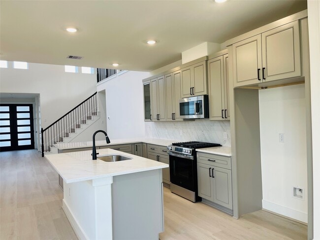 Building Photo - 4308 Avron Dr