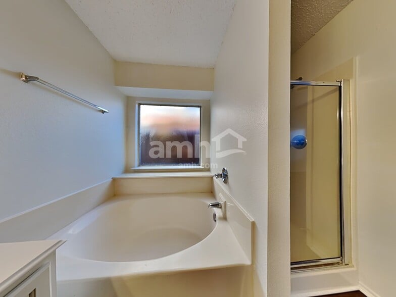Building Photo - 8629 Garden Springs Dr