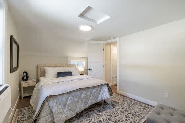 Building Photo - 724 N 2nd St