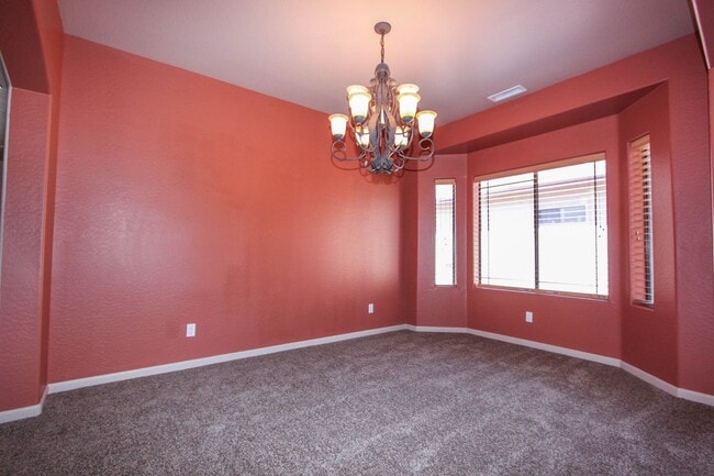 Building Photo - Willow Hills Home