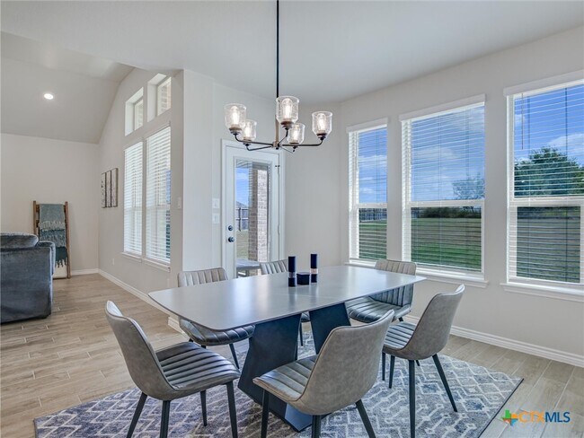 Building Photo - 1701 Meadow Crest
