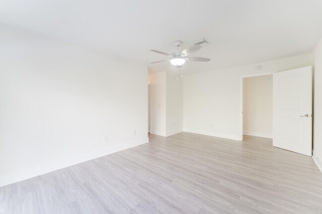 Building Photo - 3048 NW 27th Terrace