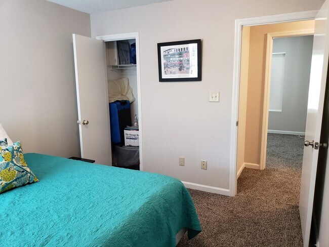Building Photo - Charming 3 bedroom house near buck lake fo...