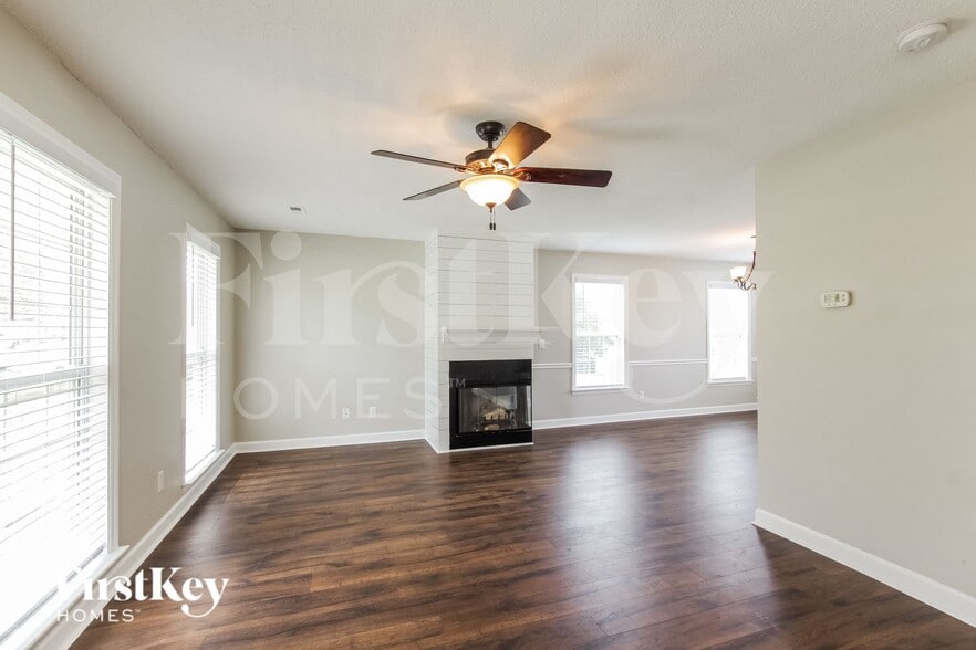 Building Photo - 1703 Glenn Meade Dr