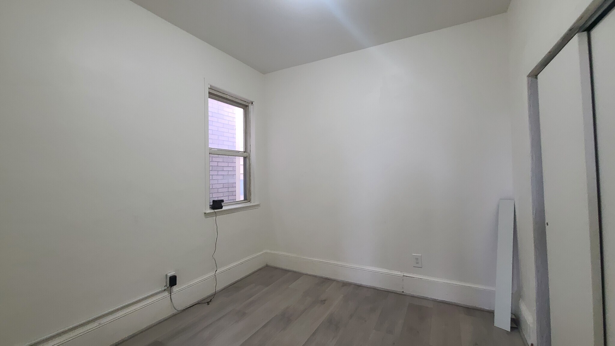 Building Photo - 242 Bowers St