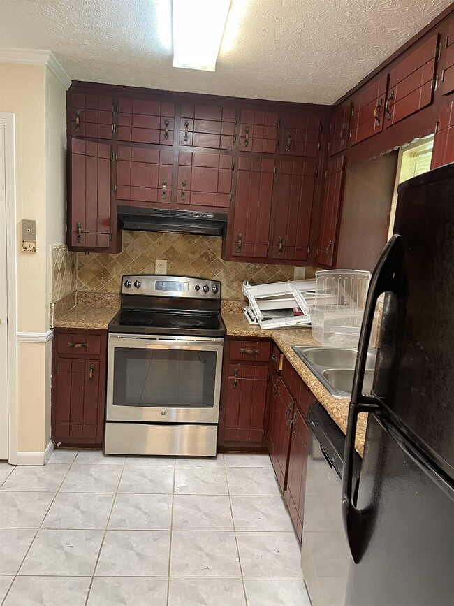 Building Photo - 152 Rountree Rd