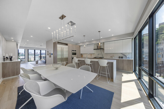 Building Photo - 8822 Churchill Rd