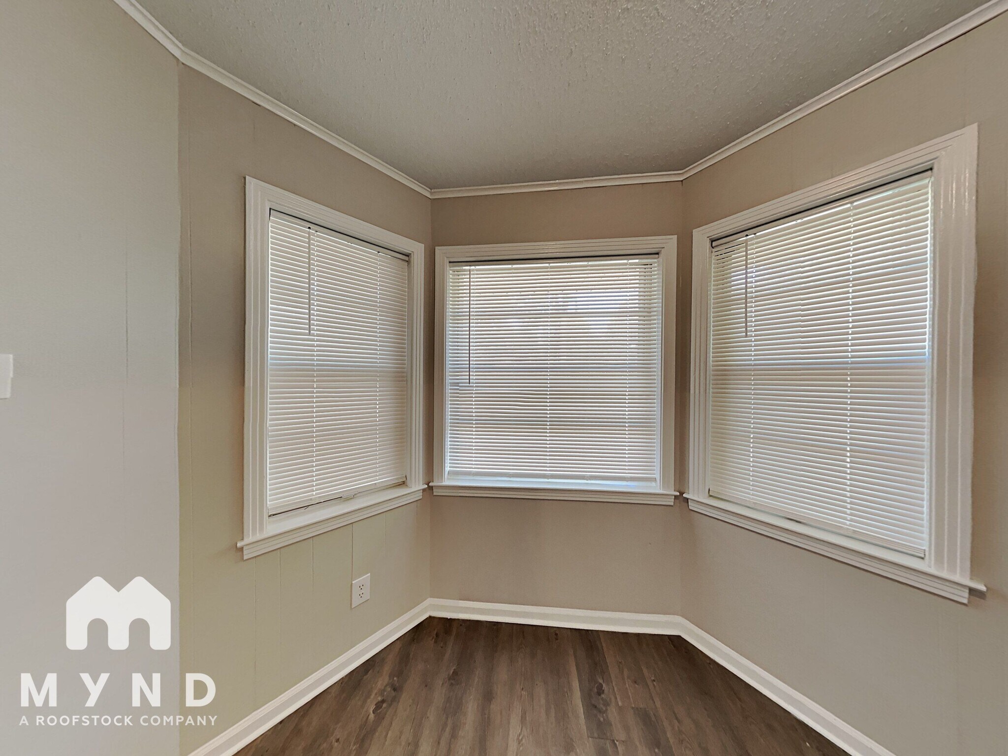 Building Photo - 5160 Rolling Meadows Dr