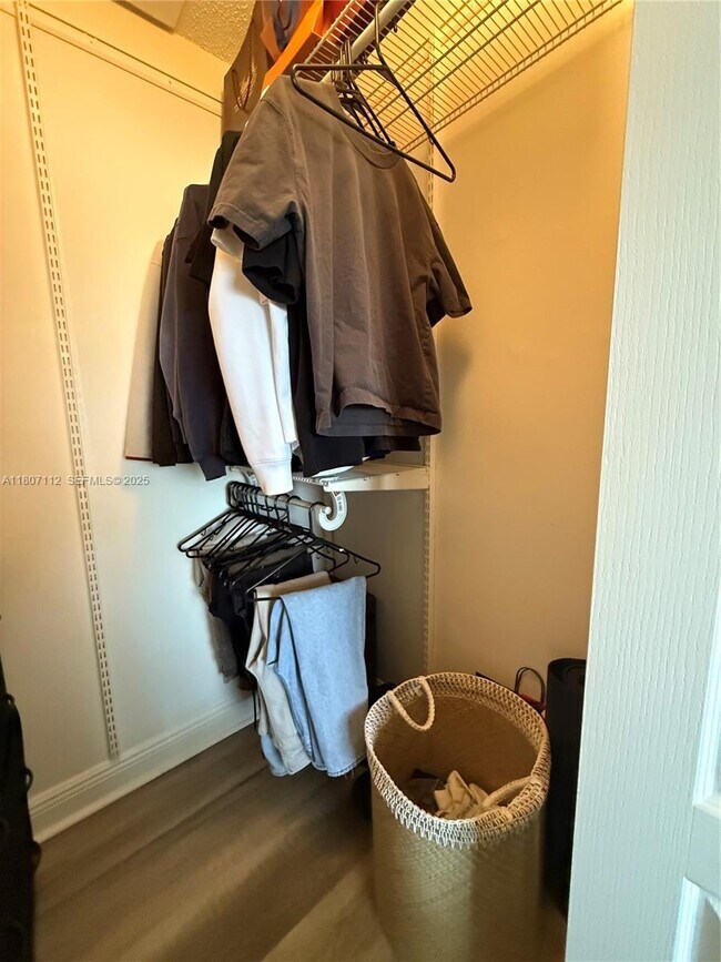 Building Photo - 2634 SE 21st Ct