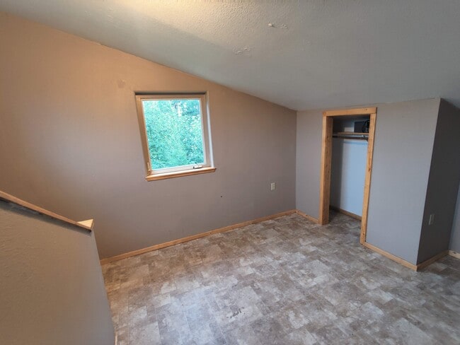 Building Photo - 12201 E Soapstone Rd