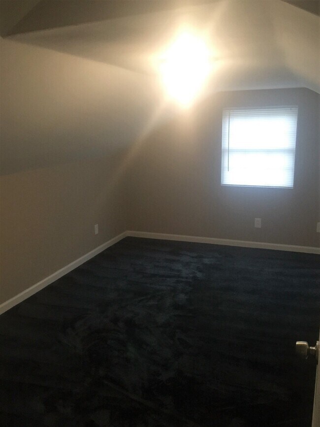 Building Photo - 6063 Yosemite Dr