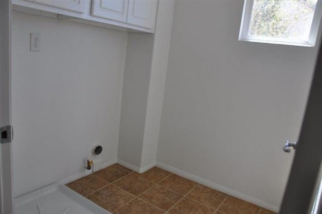Building Photo - 14886 Shetland Ct