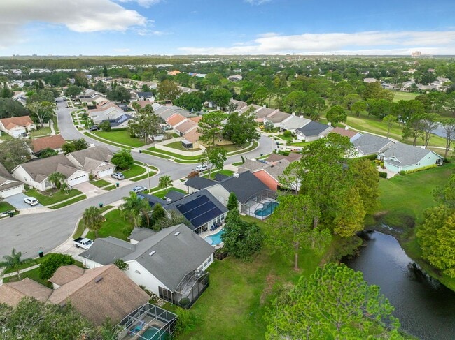 Building Photo - Beautiful 3 Bedroom, 2 Bath POOL Home with 2-Car Garage in the Heart of Hunters Creek!