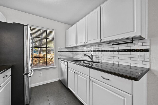 Building Photo - 8730 Birmingham Dr