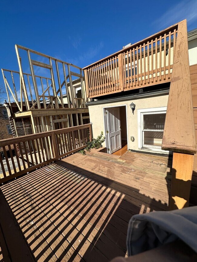 Building Photo - 1209 Hollins St