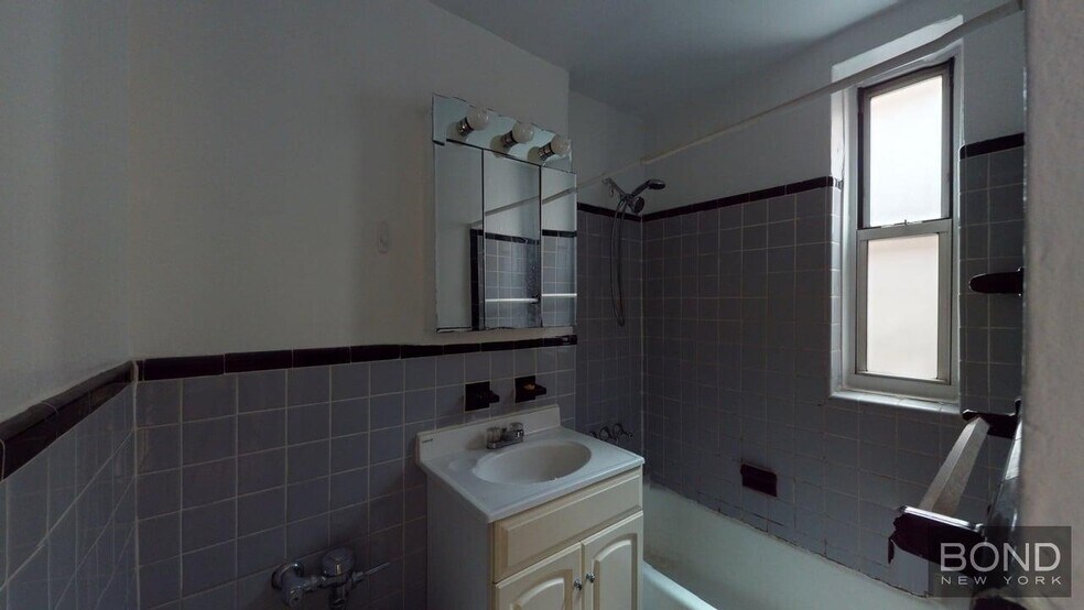 Building Photo - 340 E 58th St
