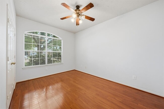 Building Photo - 18010 Timber Crossing Ln