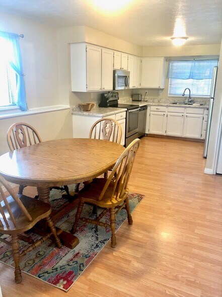 Building Photo - 4698 S Cathay Cir
