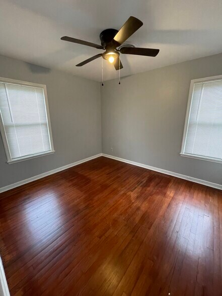 Building Photo - 312 Mesquite St