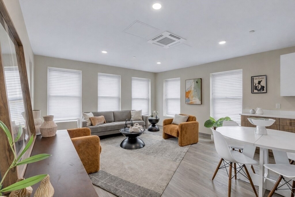 Building Photo - 356 Cummins Hwy