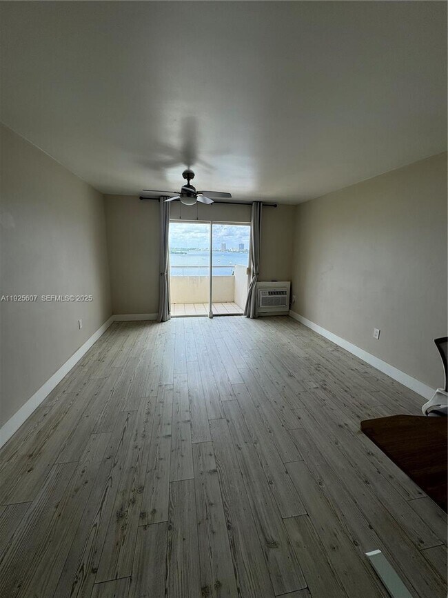 Building Photo - 7904 West Dr