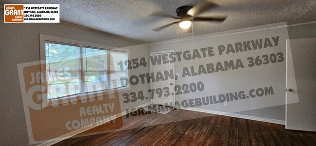 Building Photo - 1528 S Park Ave