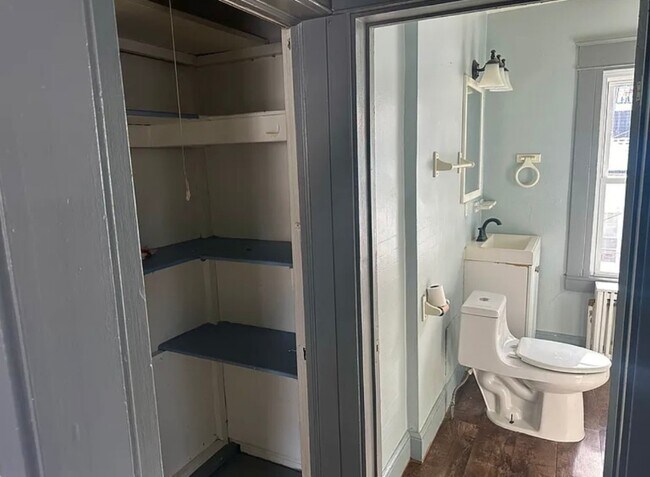 Building Photo - 404 Exchange Ave