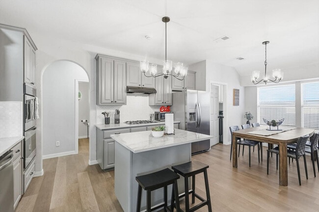 Building Photo - 2008 Vista Dr