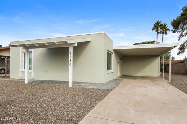 Building Photo - 3236 W Desert Cove Ave