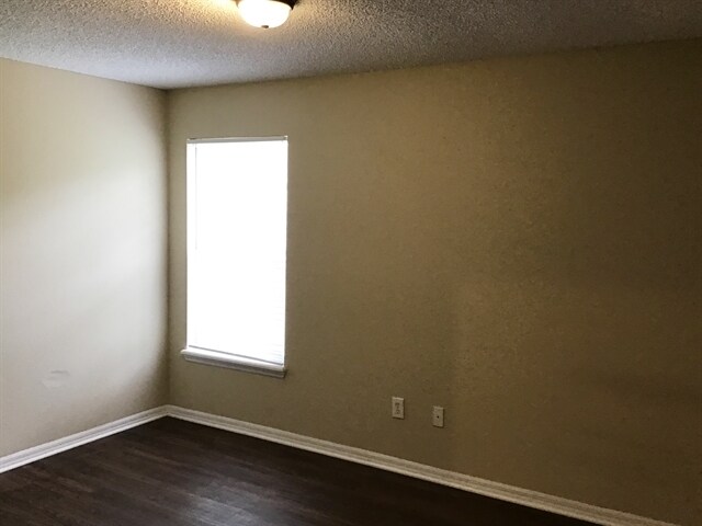 Building Photo - 4441 Waterside Pointe Cir