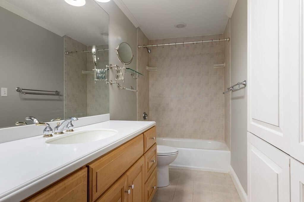 Building Photo - 84 Commonwealth Ave