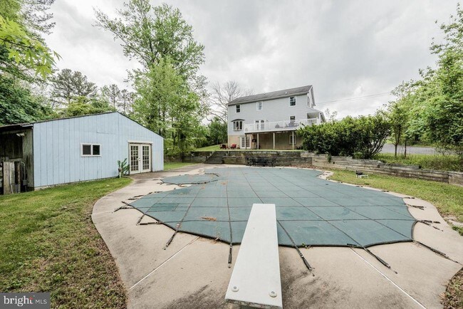 Building Photo - 6135 Waterloo Rd