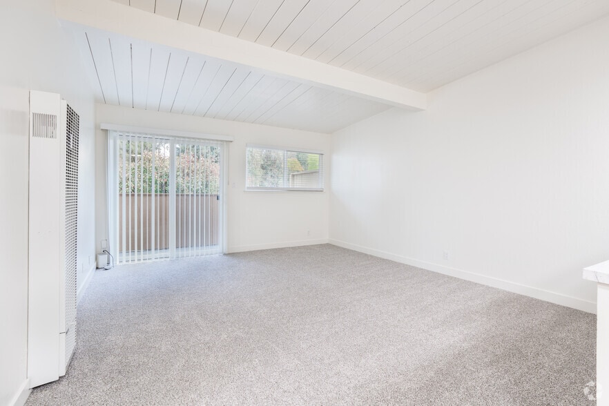2BR, 1BA - 900SF - Living Room - Leafy Grove Apartments