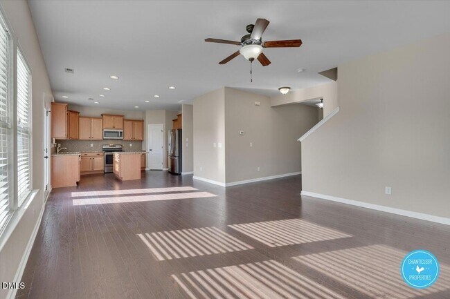 Building Photo - 831 Ember Dr