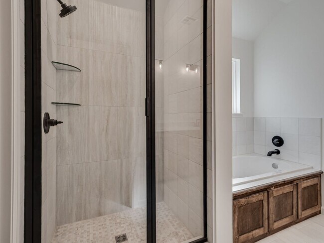 Building Photo - Brand New Home in Noble!