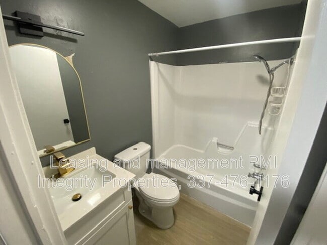 Building Photo - 2339 Robley Dr