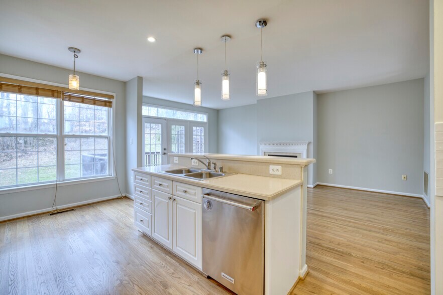 Building Photo - 5742 Governors Pond Cir
