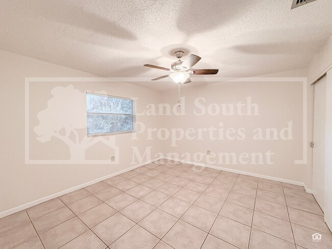 Building Photo - 4819 Fernery Ln