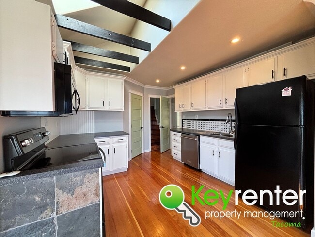 Building Photo - Stunning 2-Bedroom Tacoma Home with Dash P...