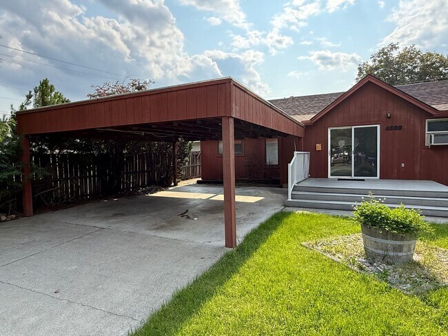 Primary Photo - 2 Bed 1.5 Bath Home In Spokane With A Shop!
